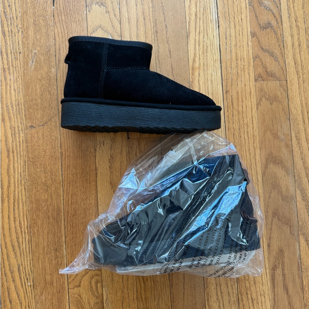 Black Steve Madden boots NEW
